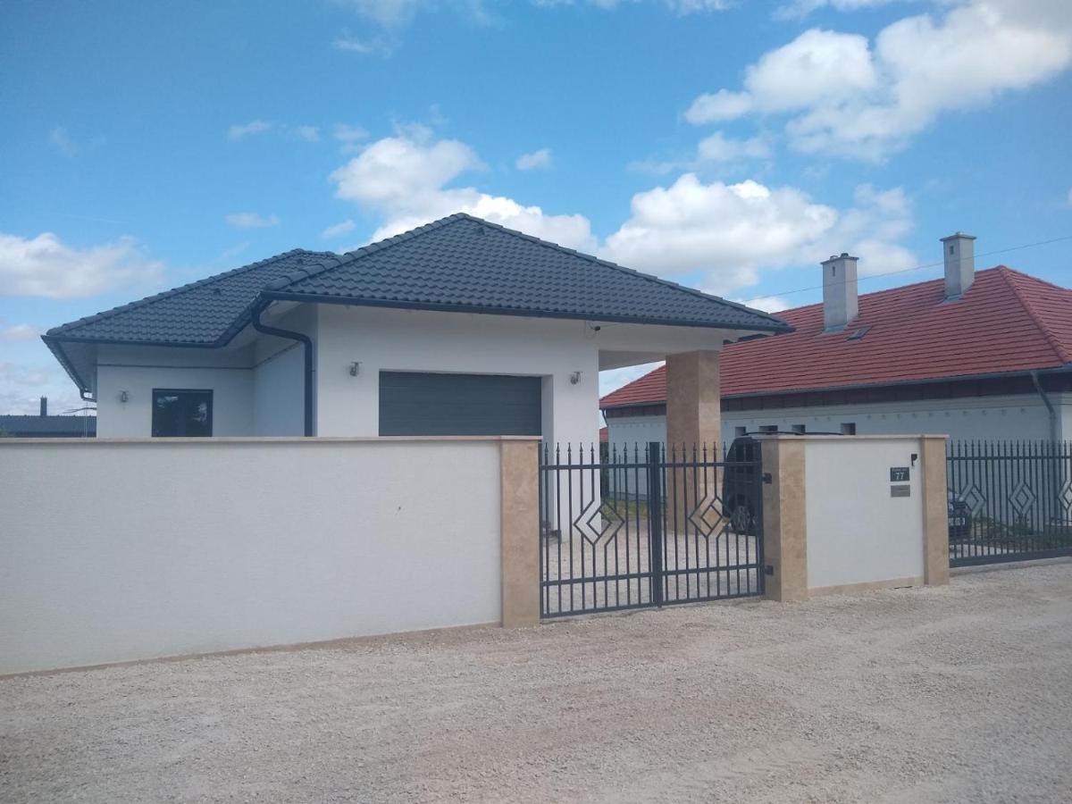 Tandem Apartman Kapolnasnyek Zewnętrze zdjęcie